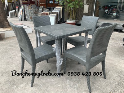 Bàn ghế ăn mây nhựa 4