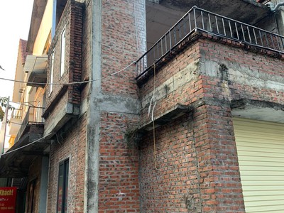 Cho thuê căn biệt thự việt hưng lô góc kinh doanh các mặt hàng dt 250m x 12m. giá 22tr 2