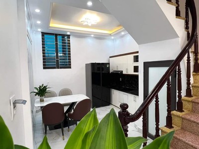 Bán Nhà Ngõ 42 Sài Đồng, Long Biên 40m2, 4T giá 3,95 tỷ  ô tô đỗ cửa 2