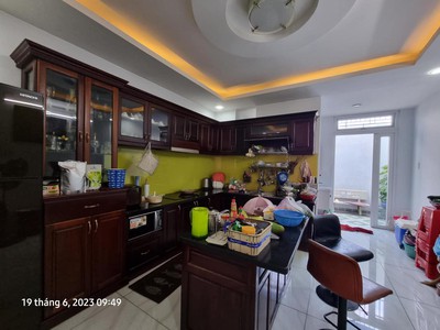 Bán b.thự quốc lộ 1a phường tân thới nhất quận 12, 3 tầng, đường 10m, giá giảm còn 1x tỷ 1