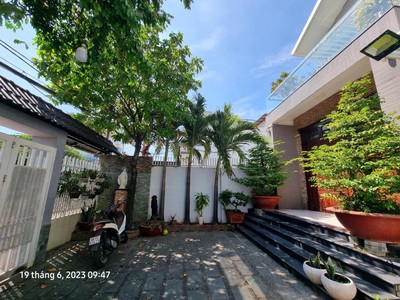 Bán b.thự quốc lộ 1a phường tân thới nhất quận 12, 3 tầng, đường 10m, giá giảm còn 1x tỷ 0