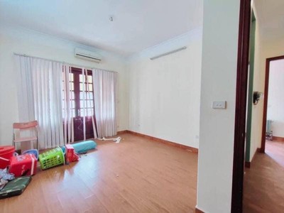 Chính chủ nhờ cho thuê ngôi nhà  mặt phố ngã tư sở, quận đống đa 1