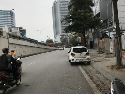Chính chủ nhờ tìm người thuê toàn bộ nhà kinh doanh mặt phố ngã tư sở, quận đống đa 4