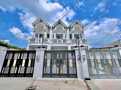 Nhà lầu trung tâm biên hoà, sân oto, đường oto chỉ 3 tỷ 0
