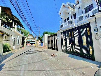 Nhà lầu trung tâm biên hoà, sân oto, đường oto chỉ 3 tỷ 4