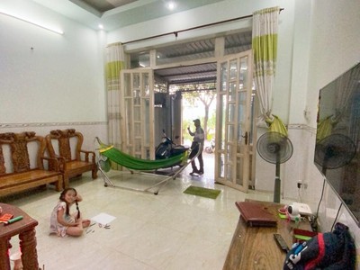 Diện tích khủng linh đông 66m2 4,8 tỷ,3 tầng 4 phòng ngủ 2 toilet,mặt tiền xe hơi vi vu.công năng 0