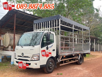 Xe Tải HINO XZU720L 3.15 Tấn - Thùng Chở Gia Cầm 196 Lồng 1