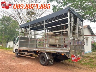 Xe Tải HINO XZU720L 3.15 Tấn - Thùng Chở Gia Cầm 196 Lồng 3