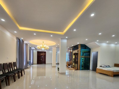 Bán Shophouse Kinh Doanh 197 m2, 3 Tầng, Khu Đô Thị Thành Phố Giao Lưu 0