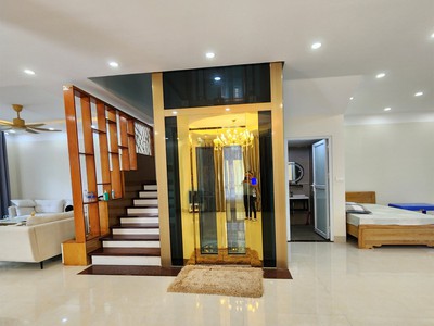 Bán Shophouse Kinh Doanh 197 m2, 3 Tầng, Khu Đô Thị Thành Phố Giao Lưu 1
