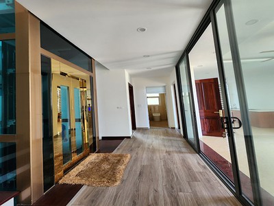 Bán Shophouse Kinh Doanh 197 m2, 3 Tầng, Khu Đô Thị Thành Phố Giao Lưu 3