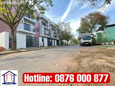 Ngộp bank bán gấp lô đất lê văn lương nhà bè.dt 7x20 giá 5x triệu/ m2.đối diện dãy nhà phố đang bán 0
