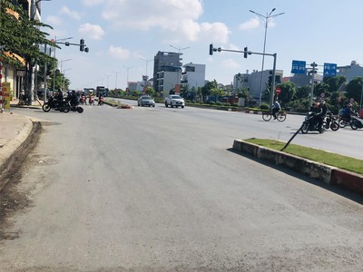 Mặt đường bùi viện không còn căn thứ 2 trên thị trường đang cho thuê 15tr. đầu tư hay tự mở bb cũng 0