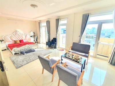 Chdv vip ban công 45m2 sát big c trường chinh - tivi 80 inch tân bình 0