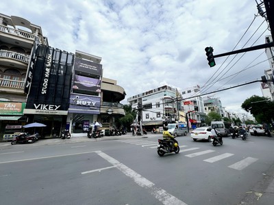 Cho thuê nhà nguyên căn mặt tiền nguyễn gia trí, p25, bình thạnh 2