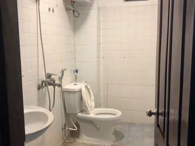 Tìm khách thuê tòa nhà phố 8/3,  hbt 4