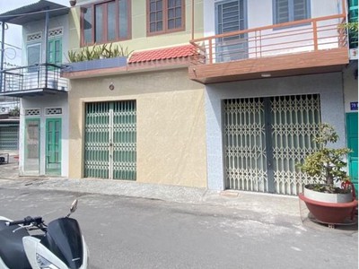 Chủ cần bán nhanh 2 căn liền kề nhà 2 tầng tttp mặt tiền kinh doanh gần bờ kè vạn hòa 2ty3 0