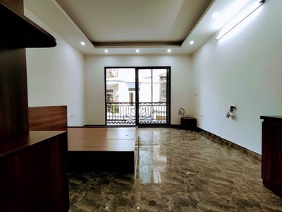 Ngõ thông, sầm uất, sát trường giải phóng 31m2 giá 2,9 tỷ gần chợ 1