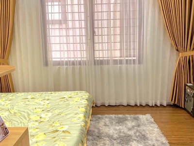 Nhà mới dt 35m, nhà 4 tầng, mt 4m, giá 11 triệu. 2