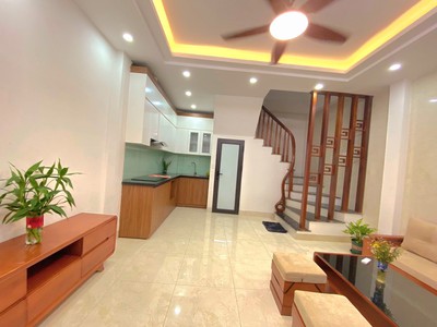 Nhà mới dt 35m, nhà 4 tầng, mt 4m, giá 11 triệu. 3