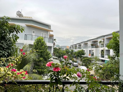 Nhà cho thuê nguyên căn - mege village - 100m2 - 3 tầng - 4 pn - 14tr.tháng 4
