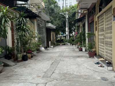 Chính chủ bán nhà ngõ 1194 đường láng - đống đa - 60m x mt 4m 4 tầng - hai thoáng 4