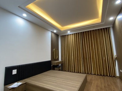 Nhà mời thuê tại nguyễn văn cừ, dt 45m, nhà 5 tầng, giá 14 triệu/ tháng. 2