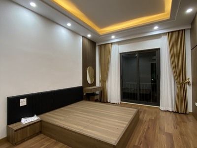 Nhà mời thuê tại nguyễn văn cừ, dt 45m, nhà 5 tầng, giá 14 triệu/ tháng. 3