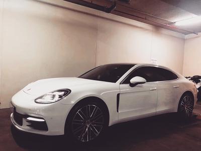 Chính chủ bán xe Porsche panamera sx 2017 Lăn bánh 2018 0