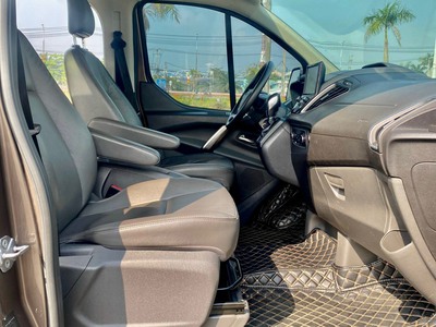 Bán Xe Ford Tourneo Titanium 2019, nhập chính hãng 8