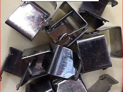 Bên em nhận cung cấp số lượng lớn kẹp ngói inox  kẹp ke nẹp ngói,kẹp bắt ngói. 0