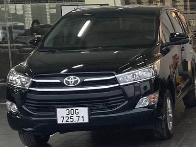Cty gia đình cần bán xe Toyota Innova màu đen đời 2020 1