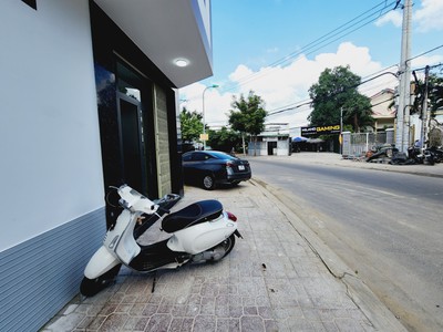 Bán Nhà 04 Tầng Mới 100 Full Nội Thất Mặt Tiền Kinh Doanh Hương Lộ Ngọc Hiệp Gần Cầu Hộ. 1