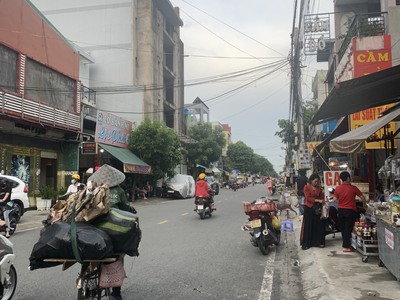 Gia đình cần bán lô đất 100m2, sát siêu thị AEON Bình Dương 2