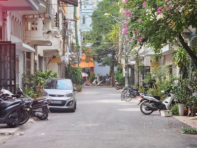 Bán nhà phân lô ngã tư hà trì, hà đông, ô tô tránh vỉa hè kinh doanh, 70m chỉ 7 tỷ. 0