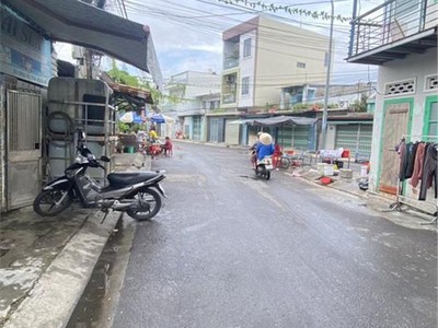 Chủ chốt nhanh  2 căn nhà  liền kề nhà 2 tầng tttp mặt tiền kinh doanh gần chợ đầm vạn thạnh giá : 1