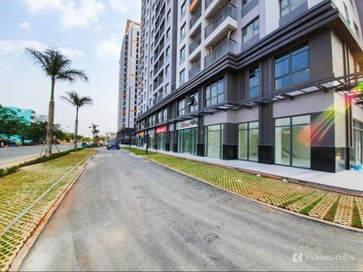 Chính chủ bán gấp căn hộ , sổ hồng riêng ,view nhà phố , tặng nội thất 2