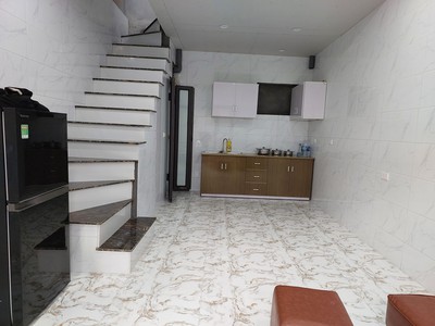 Cho thuê nhà âu cơ, 30m2, 2 t, đủ đồ, gần ô tô, 8tr. 0