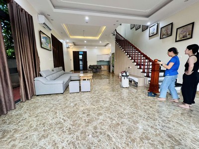 Cho thuê nhà nguyên căn 3 tầng, căn góc, nội thất mới, xịn Vsip Từ Sơn, Bắc Ninh 0