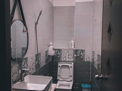 2 mt khu phân lô sầm uất - ô tô đậu ngày đêm - toàn nhà giàu ở - nhà mới ở ngay chỉ 5 tỷ tl. 1