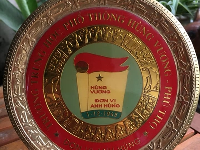 Logo Trường THPT Hùng Vương, Phú Thọ, chất liệu đồng 0