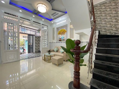 Siêu phẩm sát vách quận 7 - cạnh hẽm xe hơi huỳnh tấn phát 68m2  6.2m x 12m  3 tầng 4pn chỉ 4 tỷ x 3