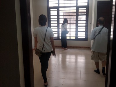 Cho thuê nhà mặt ngõ 54 phố Nguyễn Thị Định, DT 50m2 x 5 tầng đủ điều hòa 2