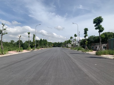 Chính chủ chị gái cần bán lô đất đấu giá Cự Khối, mặt đường 25m view vườn ổi quy hoạch hồ 13ha 0