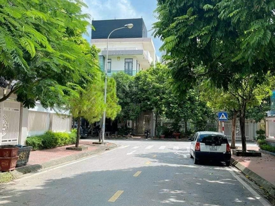 Bán lô đất biệt thự Trường An, ph Thanh Bình, TP HD, 252m2, 3 mặt tiền, view vườn cây xanh, giá tốt 1