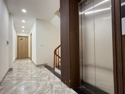 A chính chủ tòa nhà 7t 99m2 phố dương quảng hàm,cg,hn,20 tỷ 18 căn thang máy,ô tô,full nt cao cấp, 3