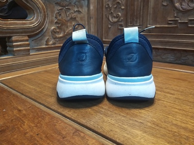 Giày sneaker nữ Cole Haan. 4