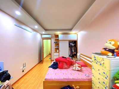 Bán nhà gần học viện tài chính - bắc từ liêm -dt30m2 , 5 tầng giá 3,5 tỷ. kinh doanh , ô tô đỗ cửa 2