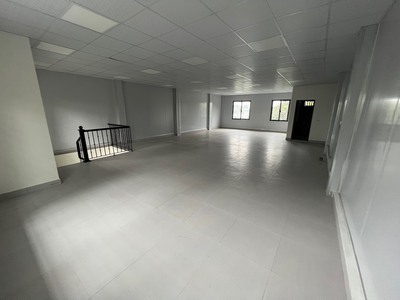 Cho thuê mặt bằng liên xã ngọc hồi thanh trì diện tích một sàn 100m  x 3 tầng , 2 tầng nổi một 3