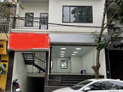 Cho thuê mặt bằng liên xã ngọc hồi thanh trì diện tích một sàn 100m  x 3 tầng , 2 tầng nổi một 0